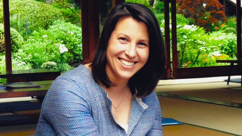 USA Sugar Momma Ready to Contact on Whatsapp Call - Contact Her Now