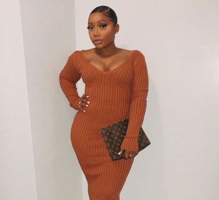 Sugar Mama Wants To Chat With Only You On WhatsApp – Message Her Now